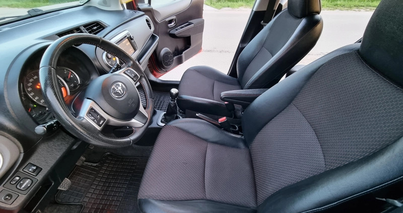 Toyota Yaris cena 30900 przebieg: 148000, rok produkcji 2011 z Sławno małe 466